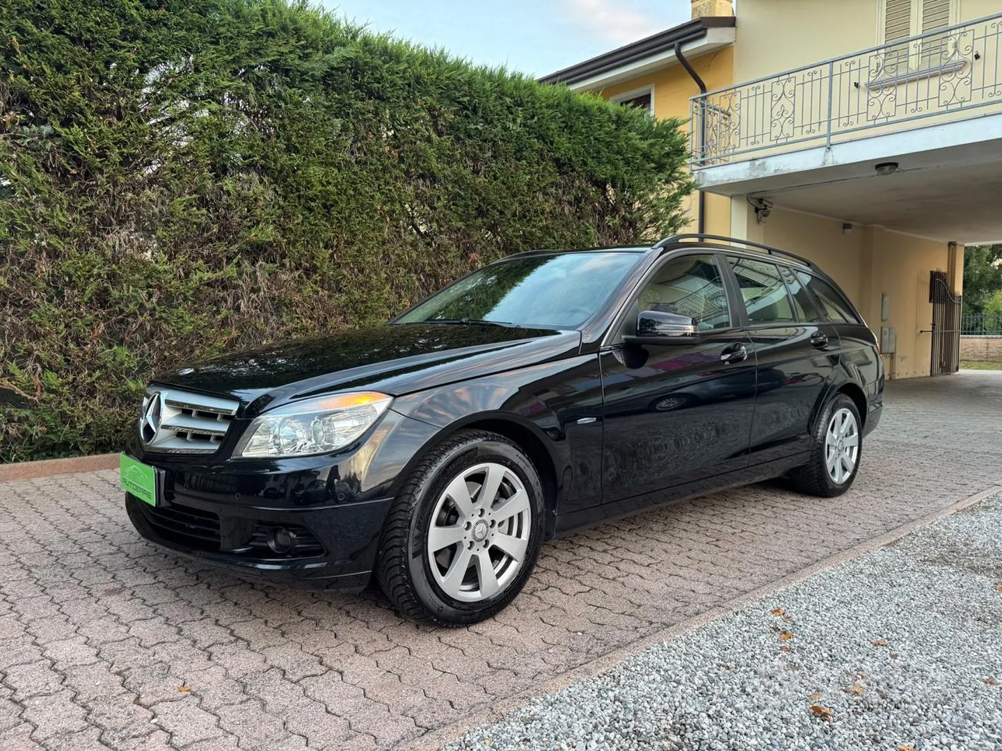 Mercedes-Benz C 2010 photo 2