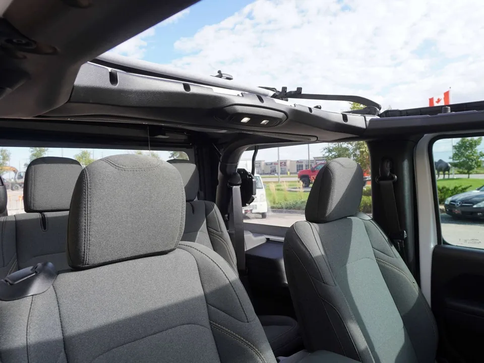 Jeep Wrangler 2025 photo 2