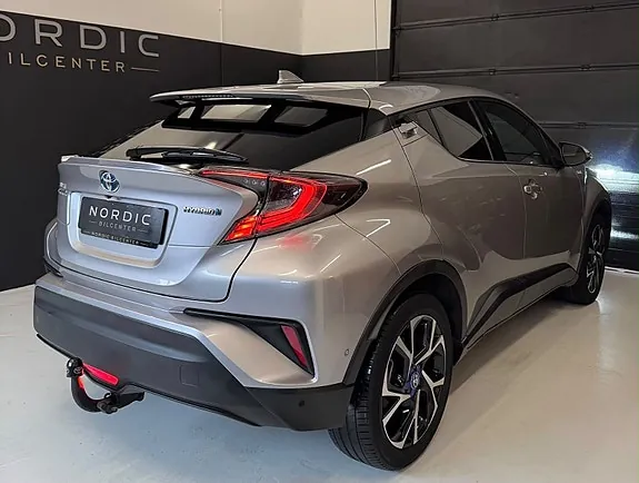Toyota C-Hr 2019 photo 2