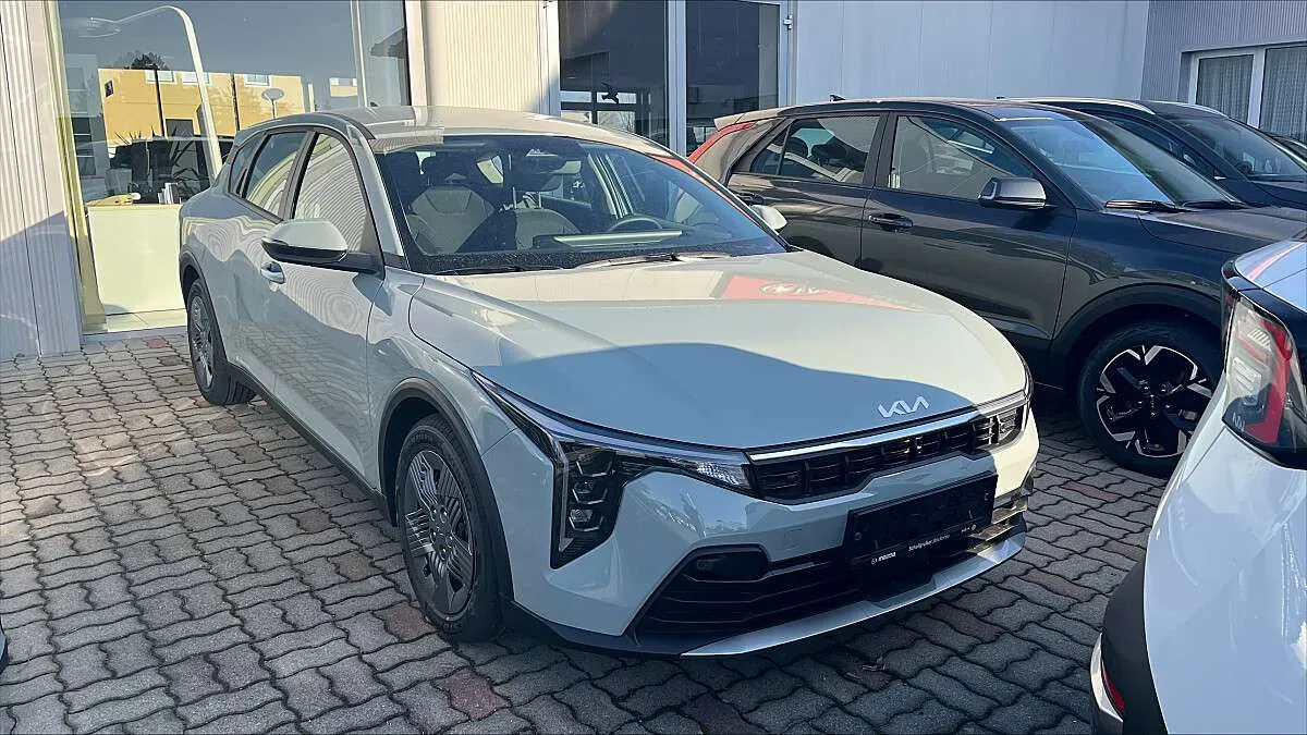 Kia K4