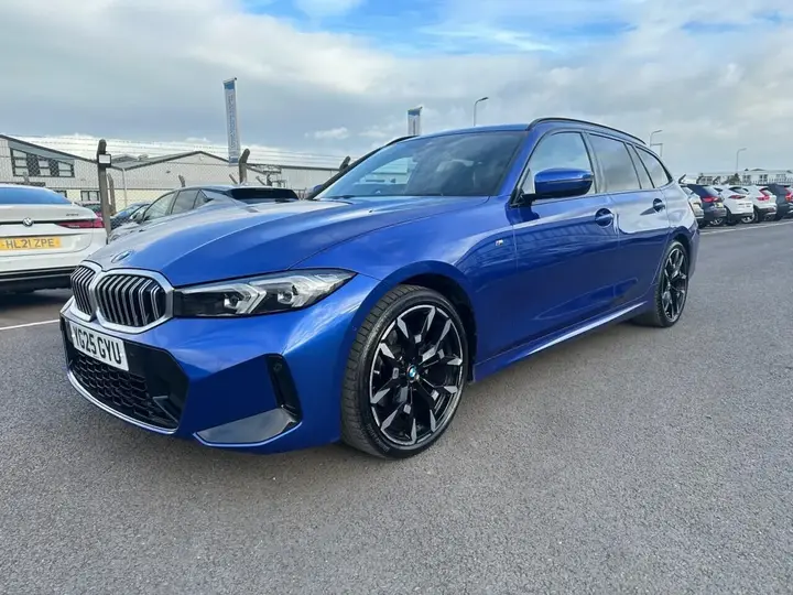 BMW 3 Series 2025 photo 3