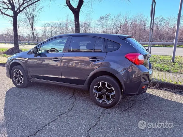 Subaru Xv 2013 photo 2