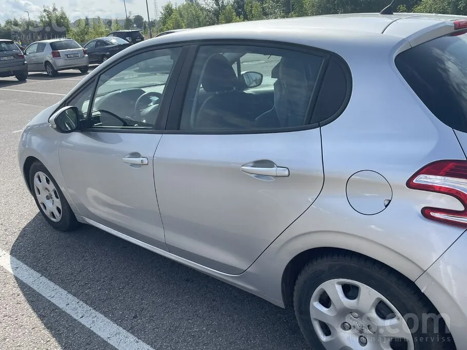 Peugeot 208 2013 photo 5