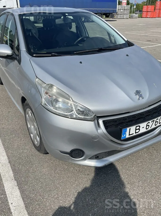 Peugeot 208 2013 photo 4