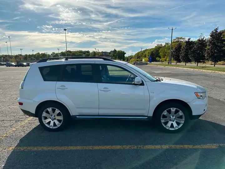 Mitsubishi Outlander 2011 photo 5