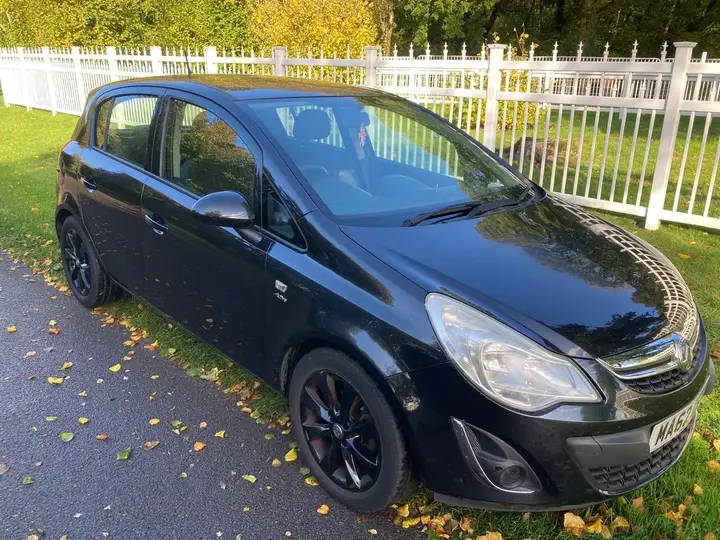 Vauxhall Corsa 2012 photo 3