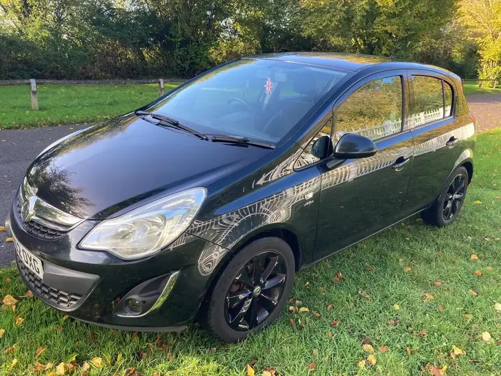 Vauxhall Corsa 2012 photo 2