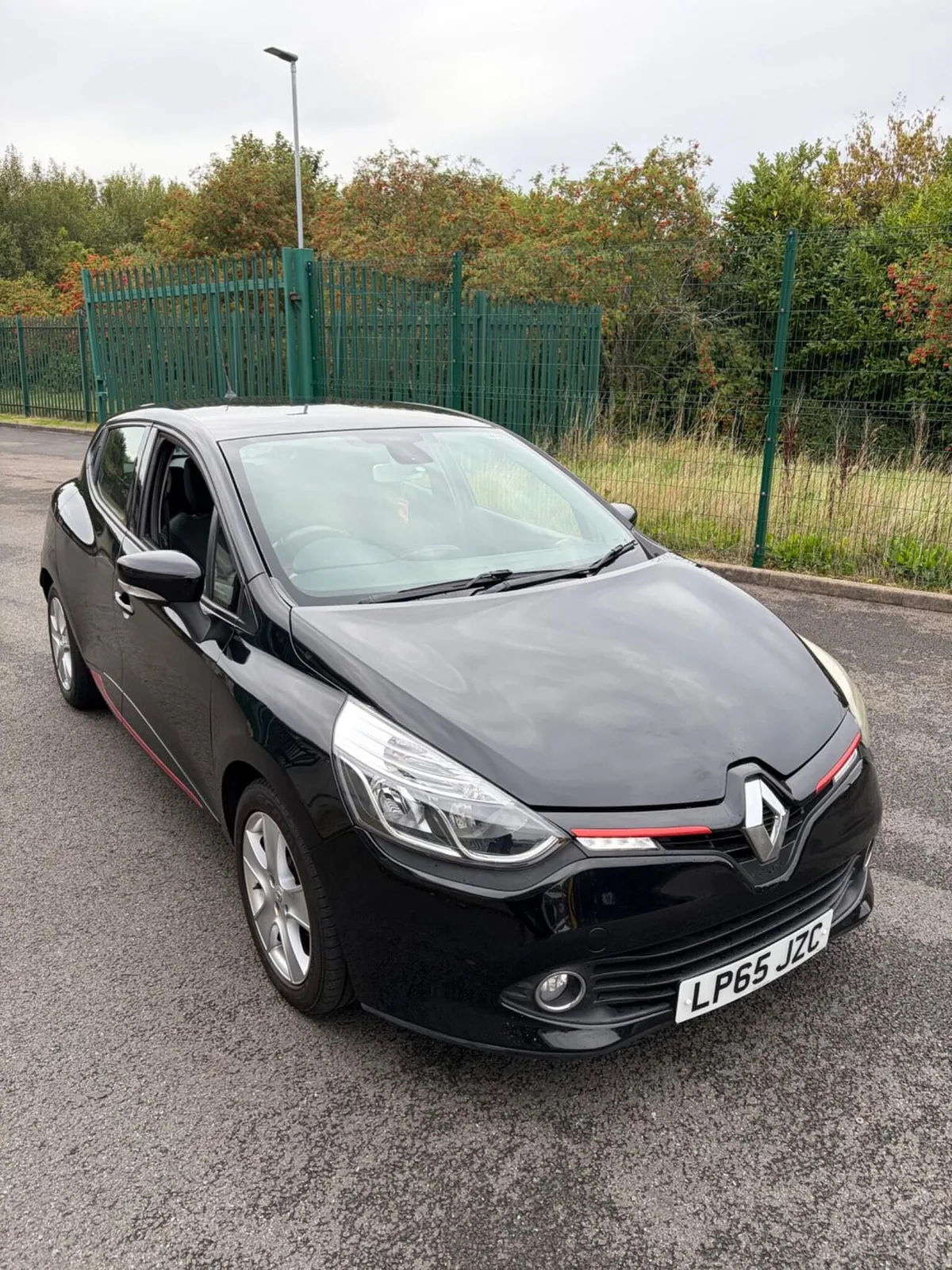 Renault Clio 2015 photo 2