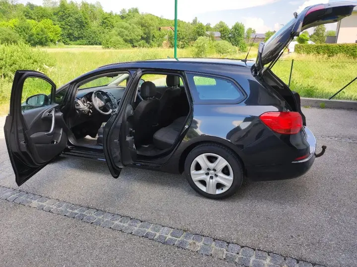 Opel Astra 2014 photo 3