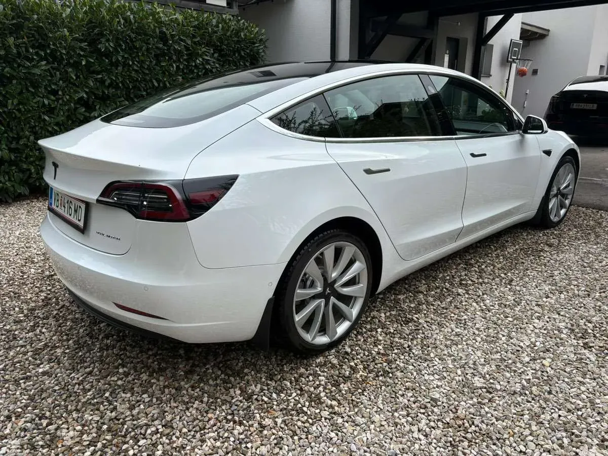 Tesla Model 3 2019 photo 3