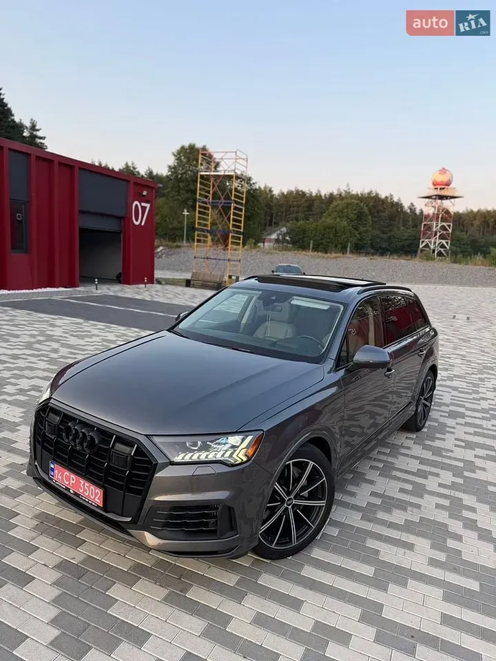 Audi Q7 2021 photo 2