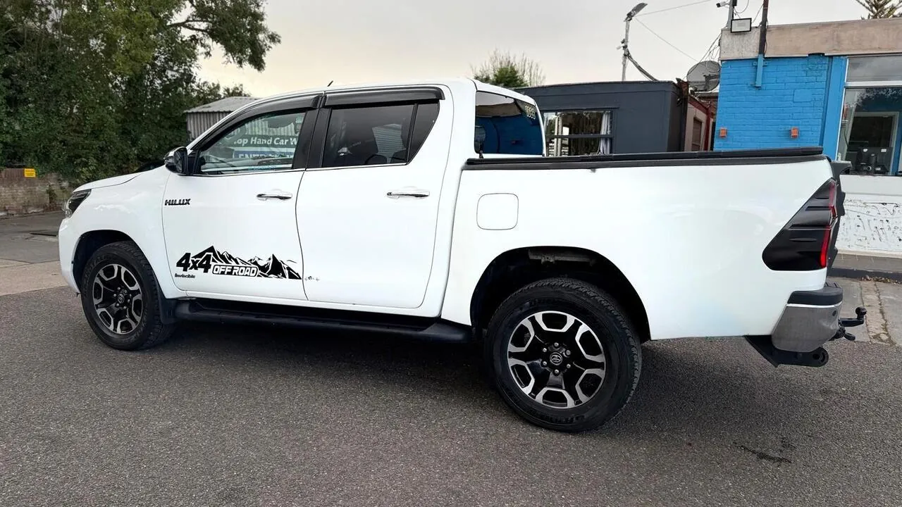 Toyota Hilux 2021 photo 5