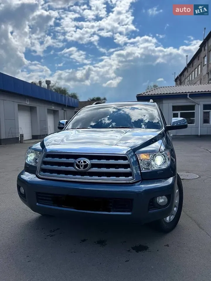 Toyota Sequoia