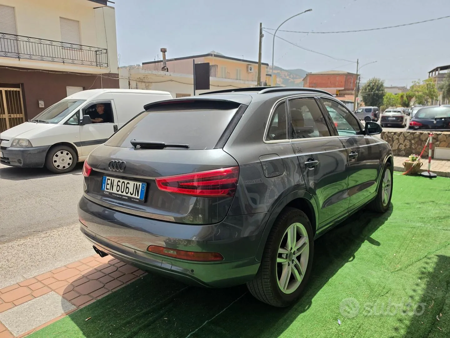 Audi Q3 2012 photo 4