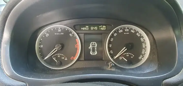 Skoda Fabia Combi 2010 photo 2