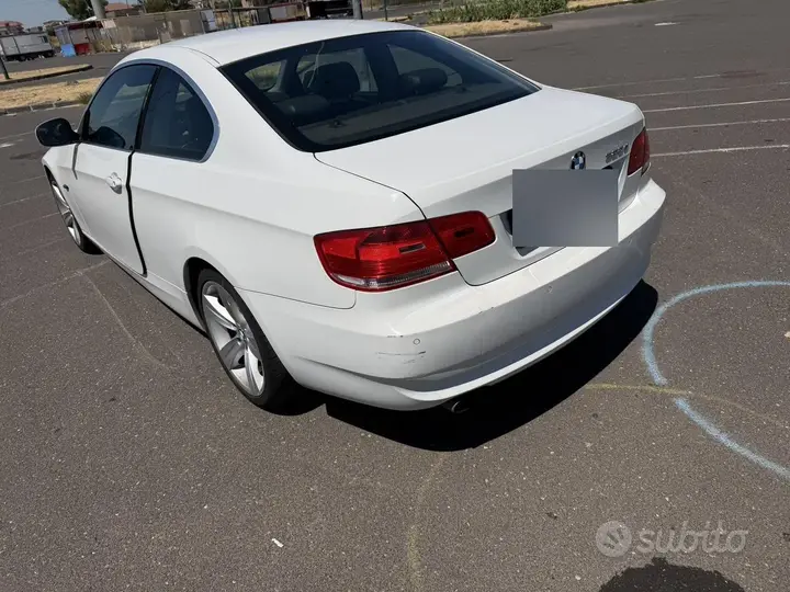 BMW 320D 2010 photo 3
