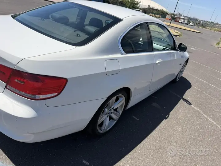 BMW 320D 2010 photo 4