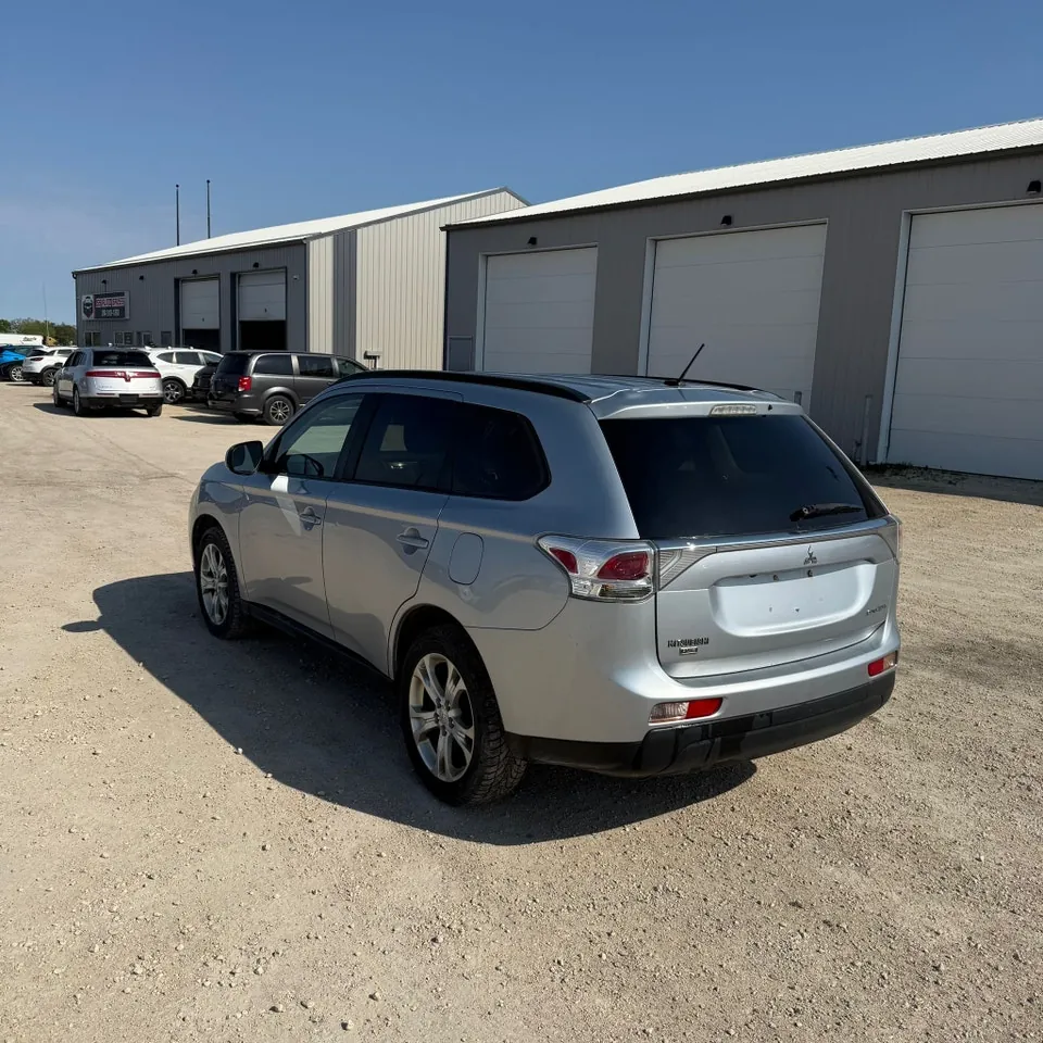 Mitsubishi Outlander 2014 photo 5