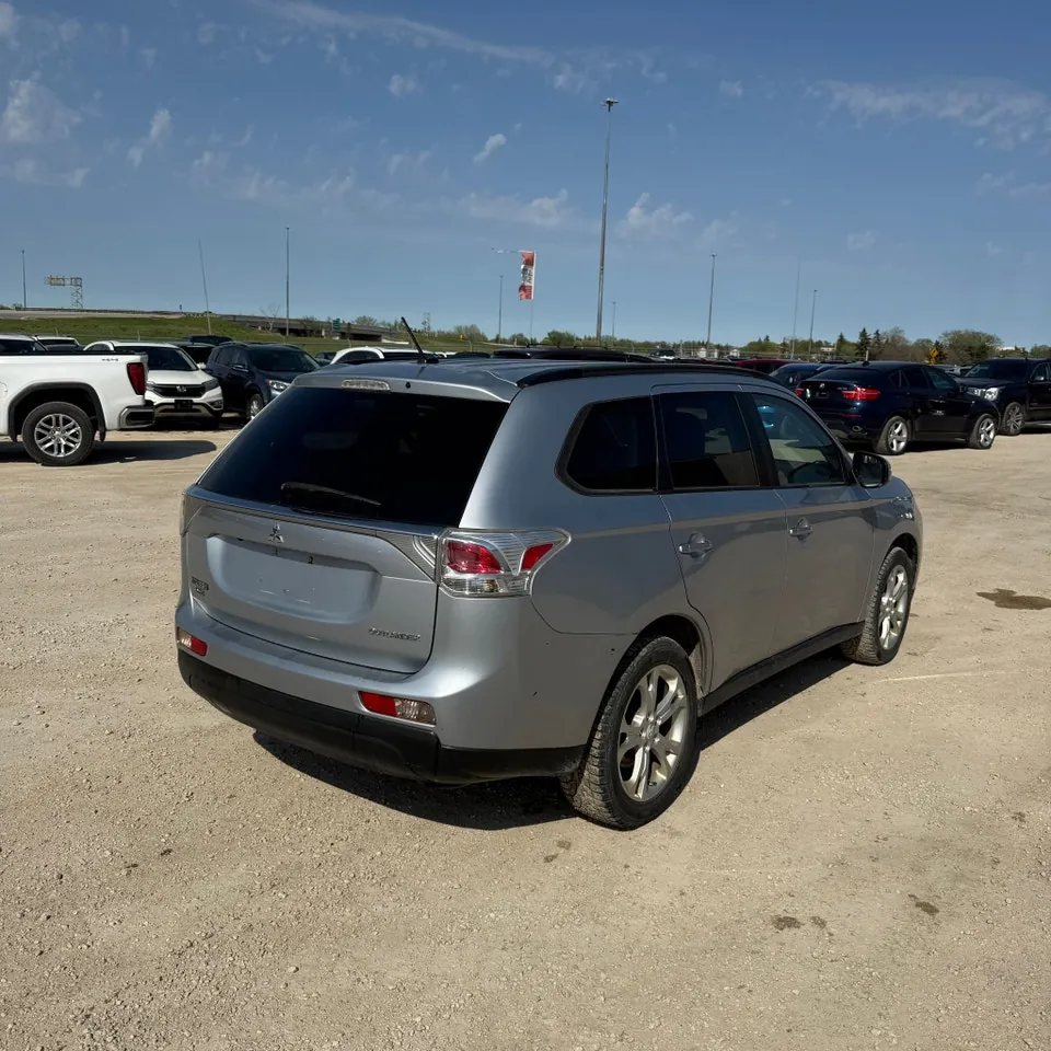 Mitsubishi Outlander 2014 photo 3