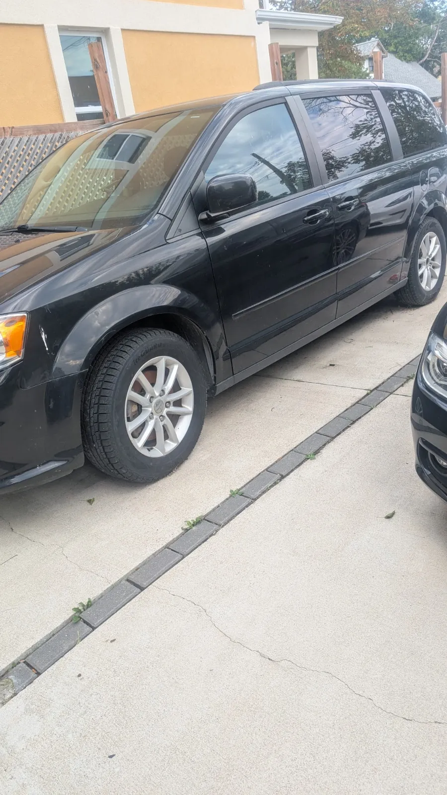 Dodge Caravan 2016 photo 2