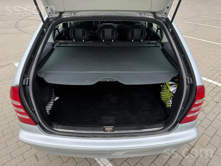 Mercedes-Benz C220 2007 photo 4
