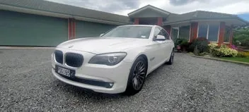 BMW 750Li 2011 photo 2