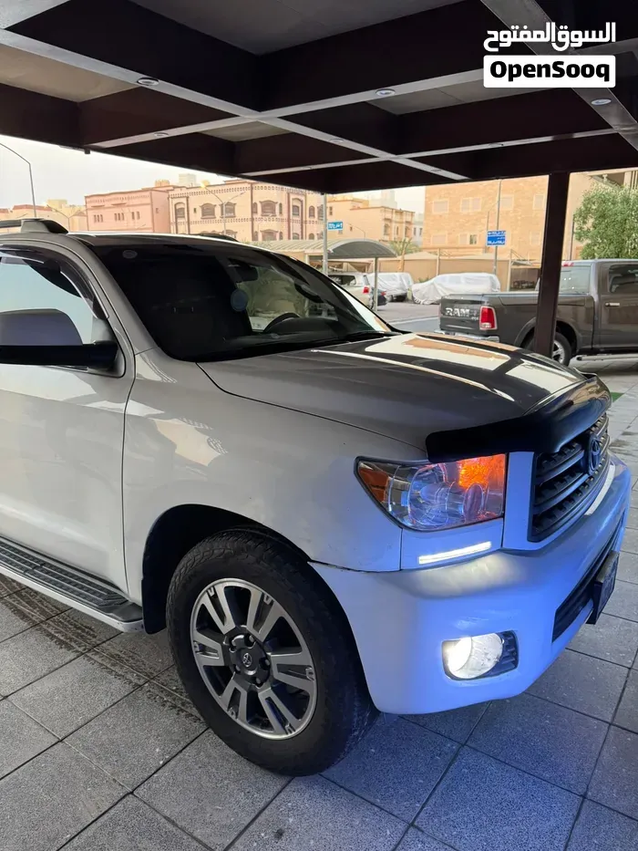 Toyota Sequoia