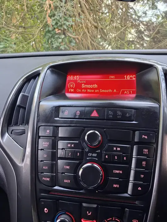 Vauxhall Astra 2013 photo 5