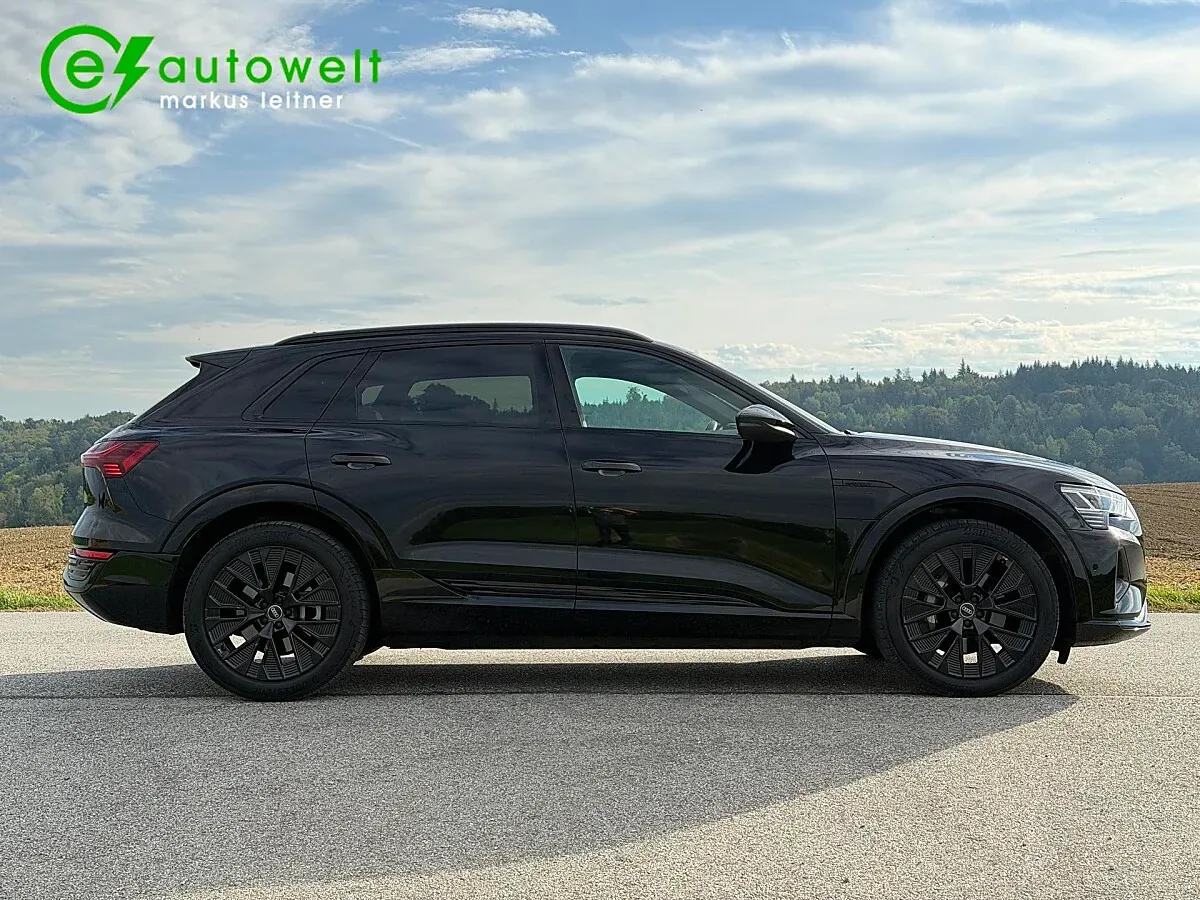 Audi Q8 2023 photo 3