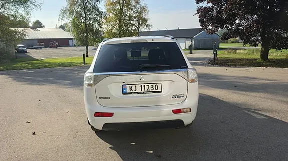 Mitsubishi Outlander 2014 photo 4