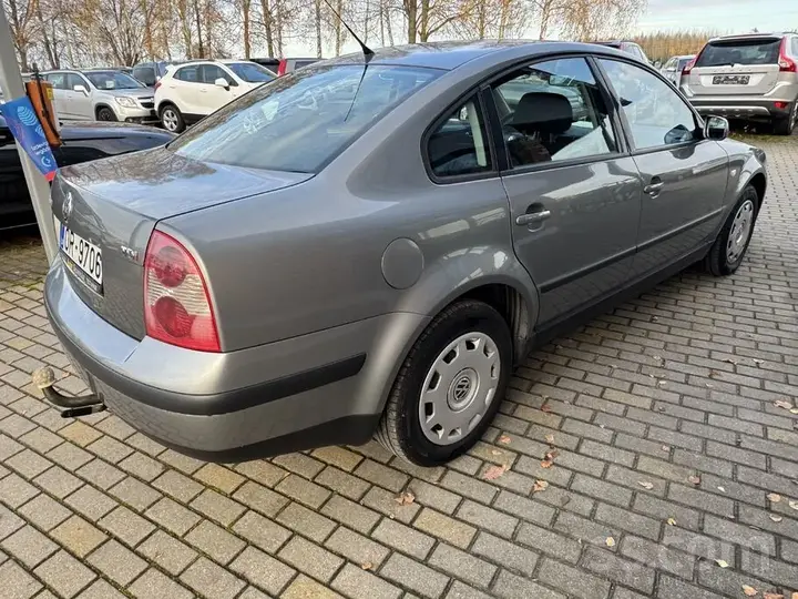Volkswagen Passat 2003 photo 4