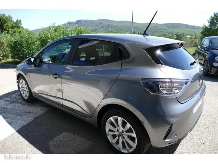 Renault Clio 2025 photo 3