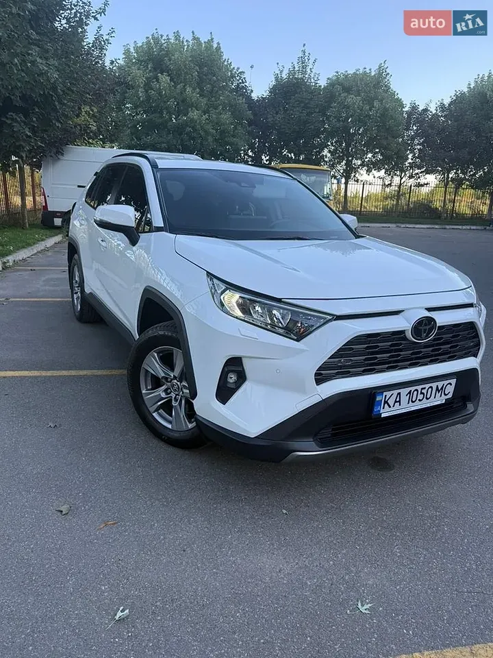 Toyota Rav4 2023 photo 2