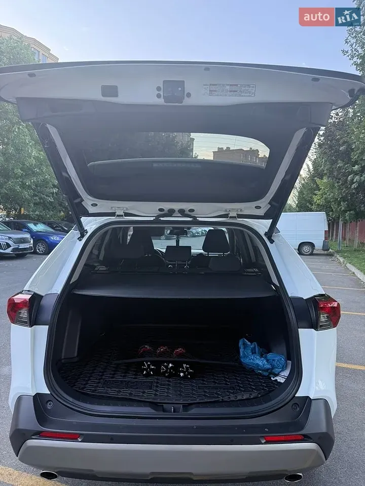 Toyota Rav4 2023 photo 5