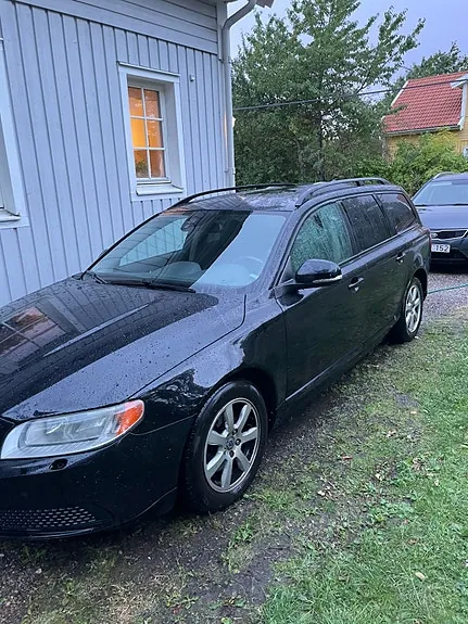 Volvo V70 2012 photo 2