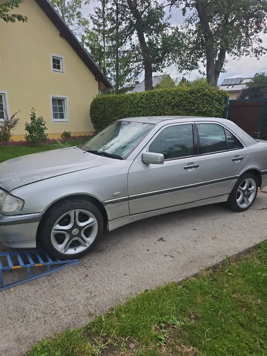 Mercedes-Benz C-Class 1997 photo 2