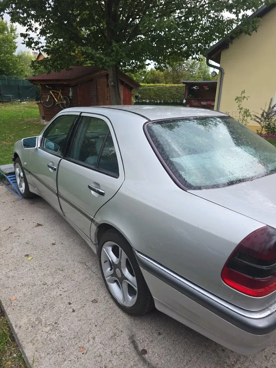 Mercedes-Benz C-Class 1997 photo 3