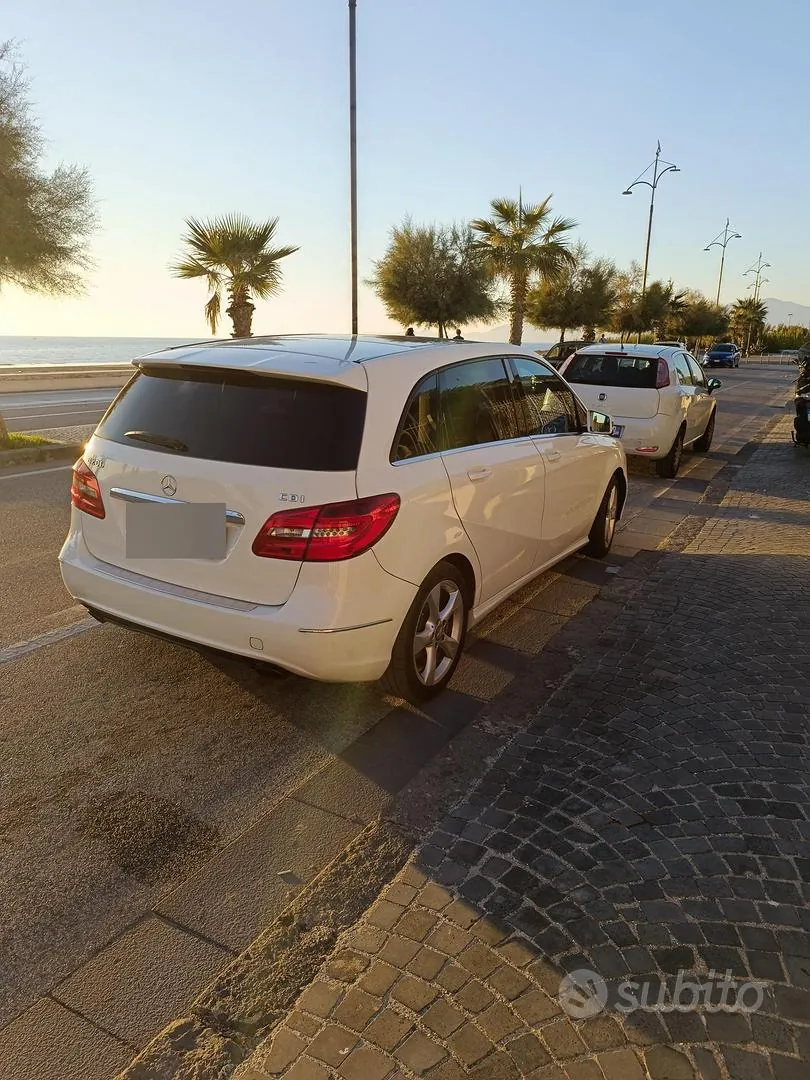 Mercedes-Benz B 200 2013 photo 3