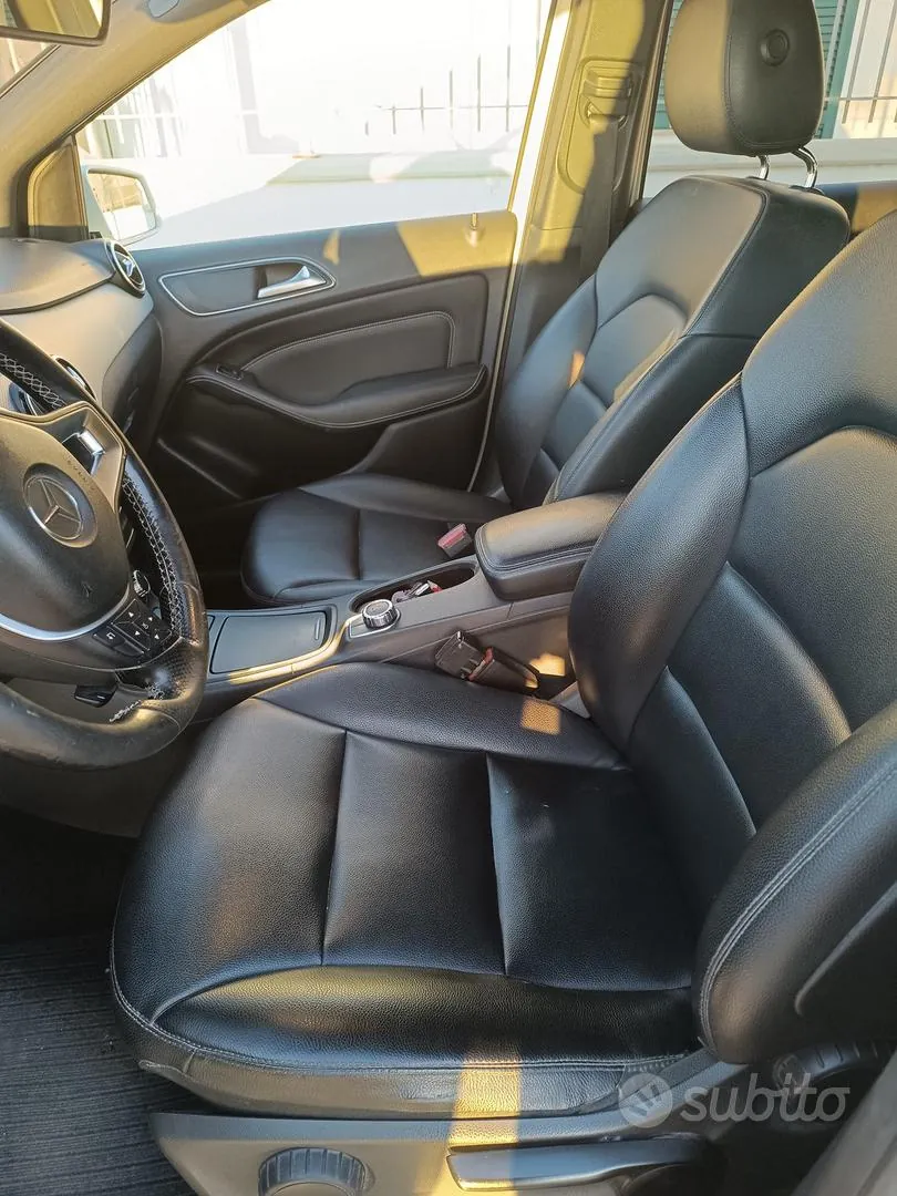 Mercedes-Benz B 200 2013 photo 5