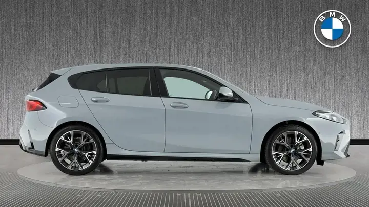 BMW 1 Series 2026 photo 3