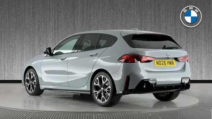 BMW 1 Series 2026 photo 2