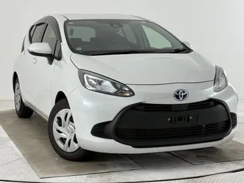 Toyota Aqua 2023 photo 2