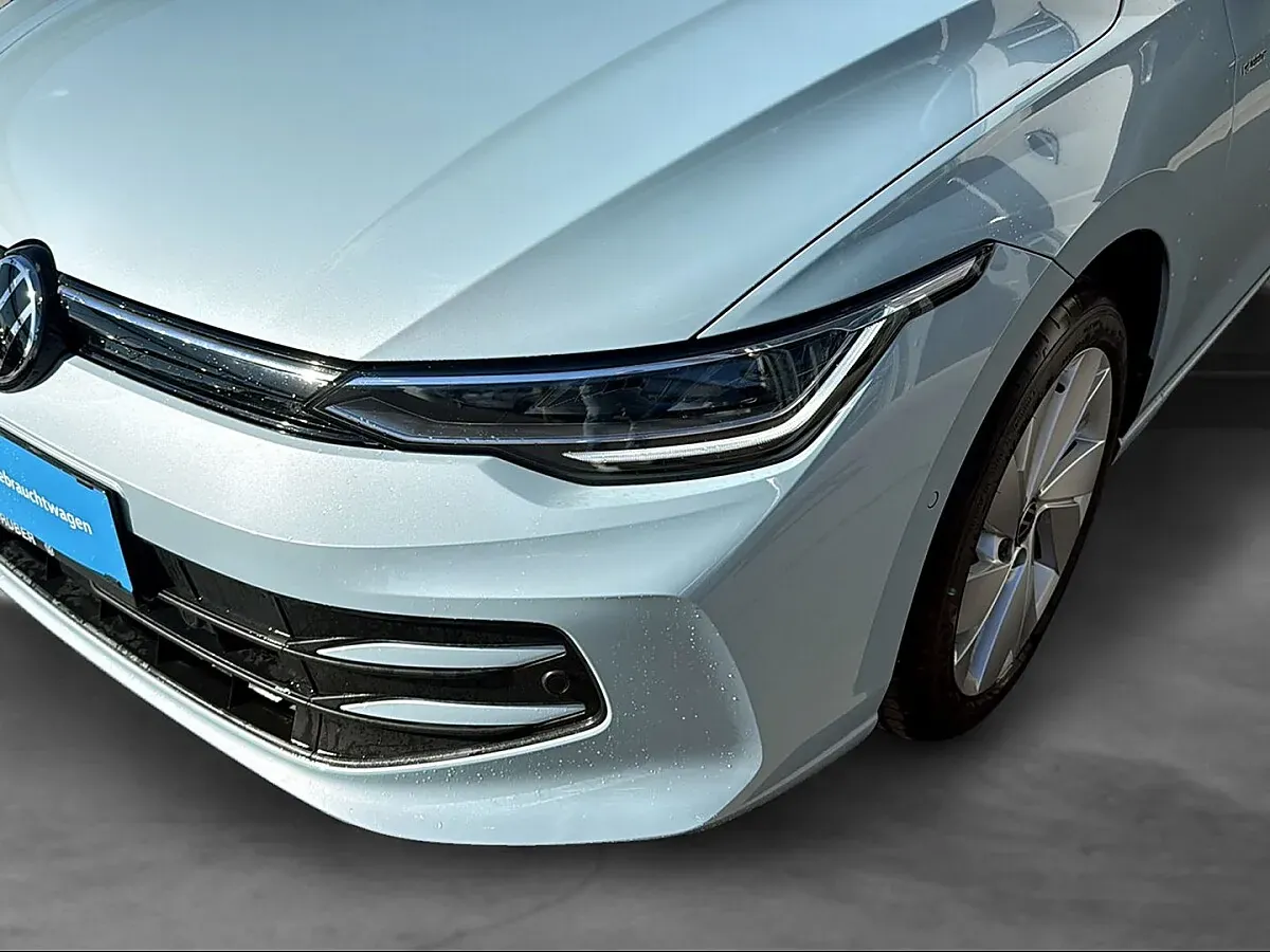 Volkswagen Golf 2026 photo 2