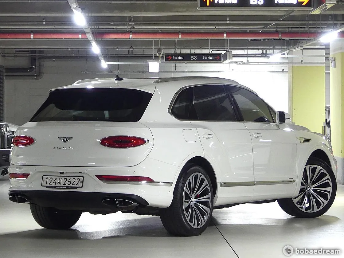 Bentley Bentayga 2023 photo 3