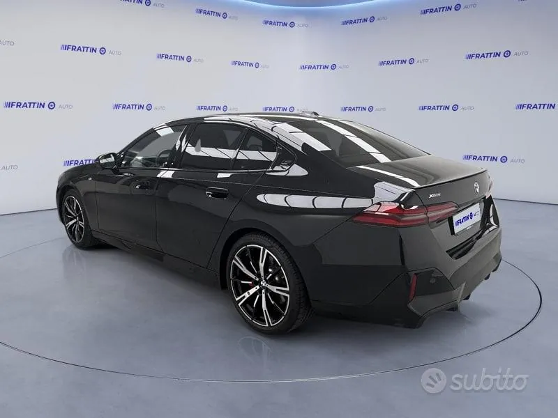 BMW 5 Series 2025 photo 2