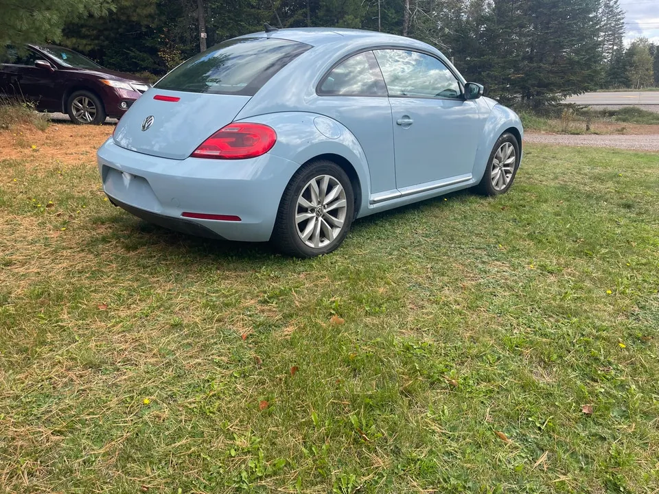 Volkswagen Beetle 2012 photo 4