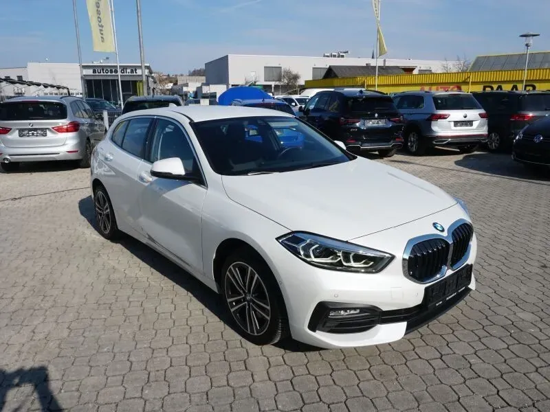 BMW 1 Series 2024 photo 3