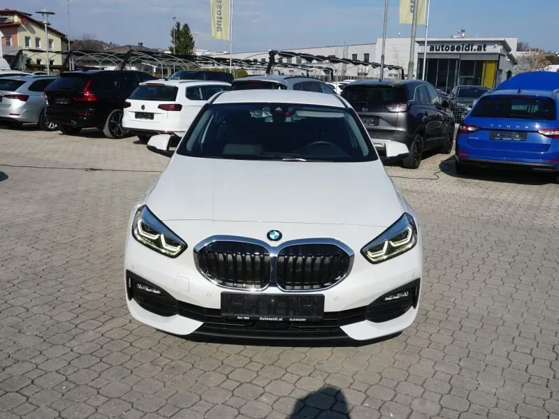 BMW 1 Series 2024 photo 2