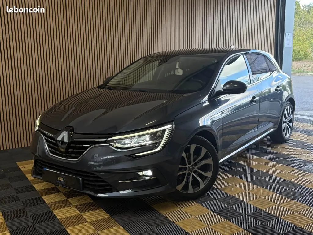 Renault Megane 2023 photo 2