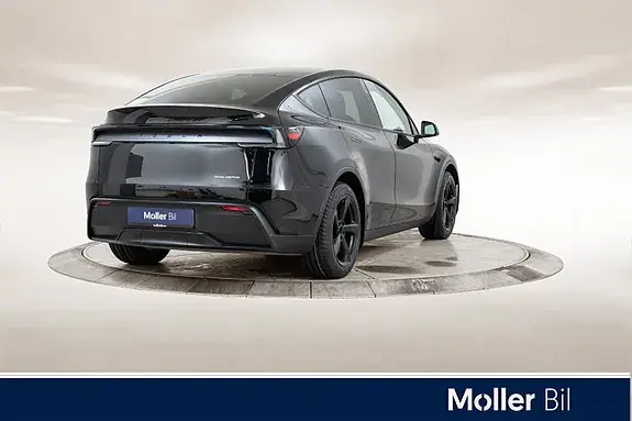 Tesla Model Y 2025 photo 5
